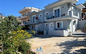 Eri Rooms