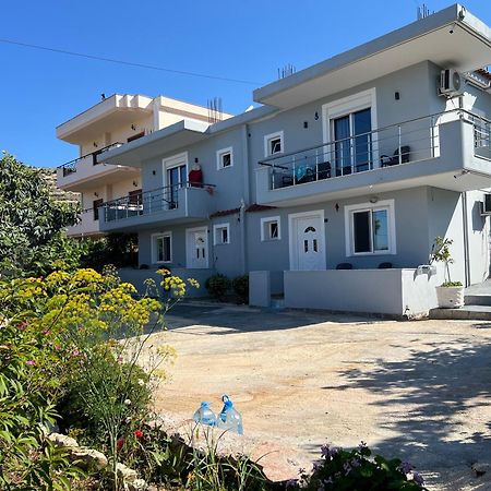 Eri Rooms Sarandë Esterno foto