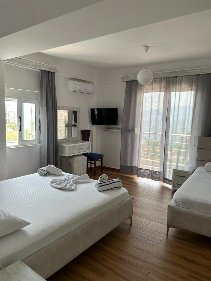Eri Rooms Sarandë Esterno foto