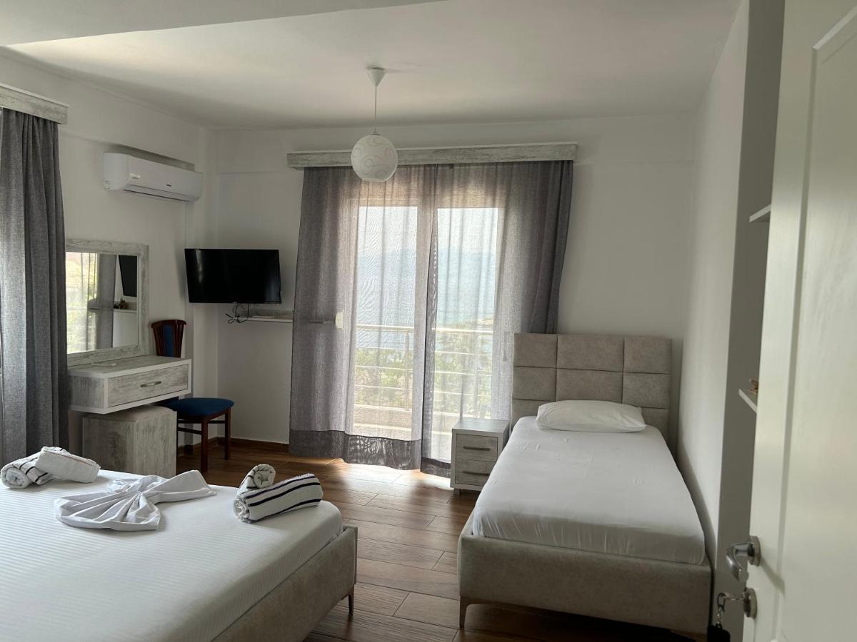 Eri Rooms Sarandë Esterno foto