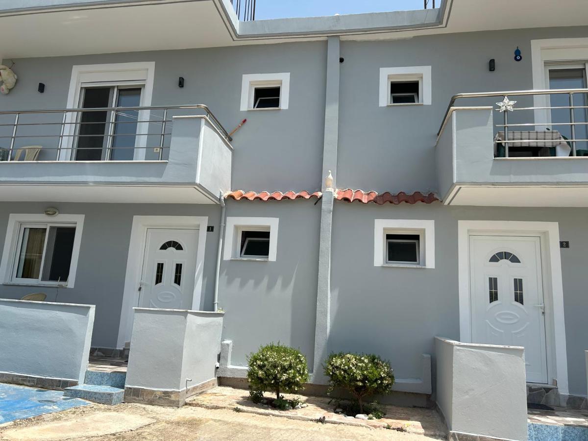 Eri Rooms Sarandë Esterno foto