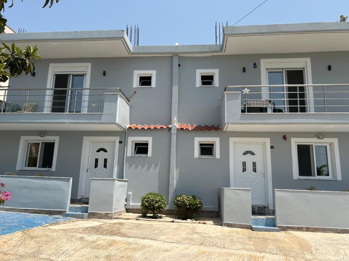 Eri Rooms Sarandë Esterno foto