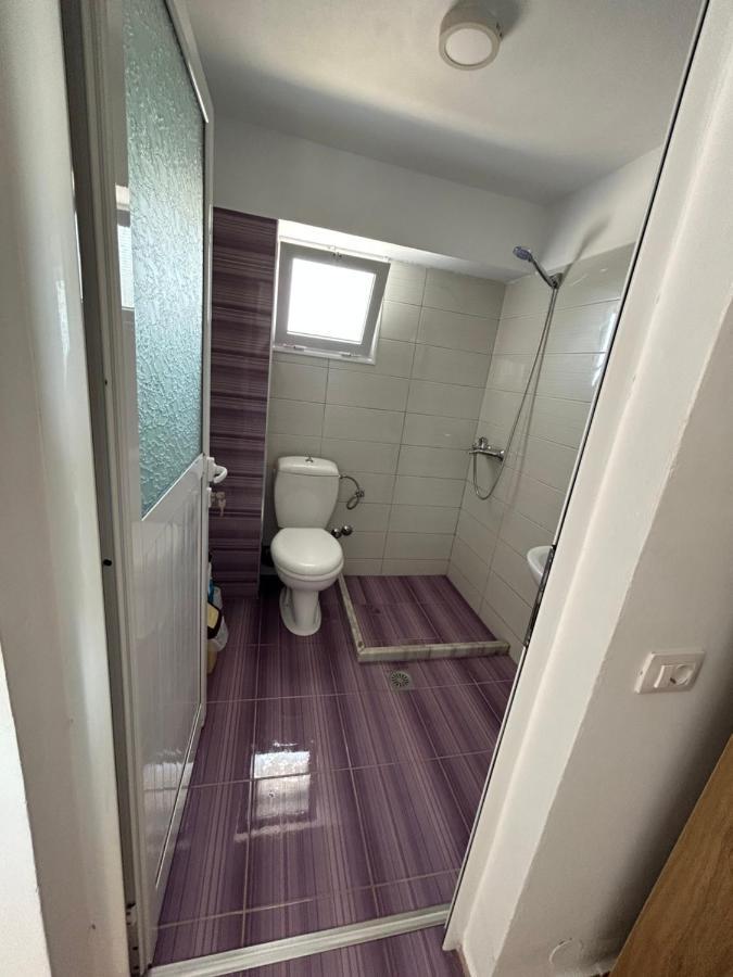 Eri Rooms Sarandë Esterno foto