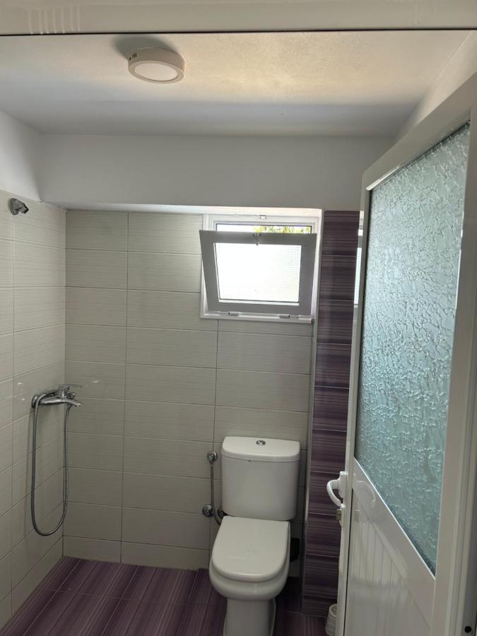 Eri Rooms Sarandë Esterno foto