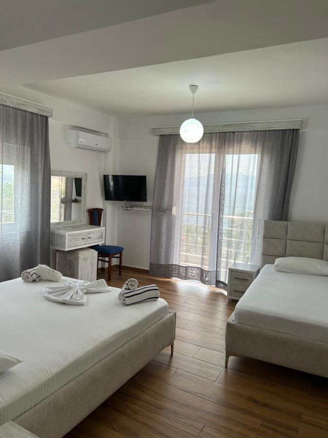 Eri Rooms Sarandë Esterno foto