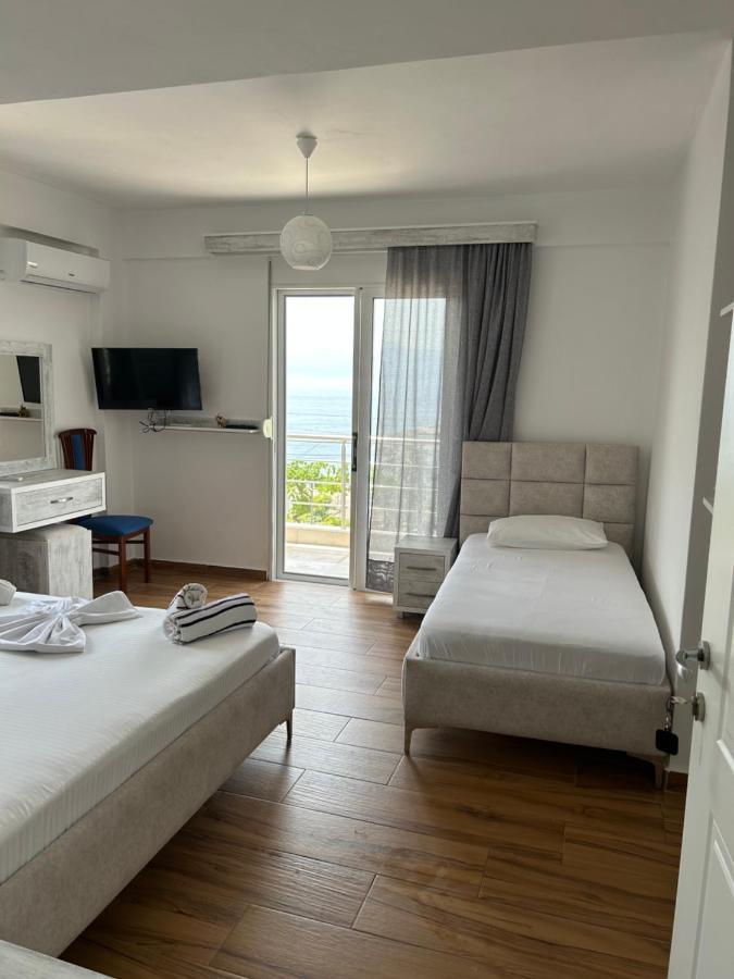 Eri Rooms Sarandë Esterno foto