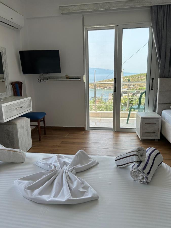 Eri Rooms Sarandë Esterno foto