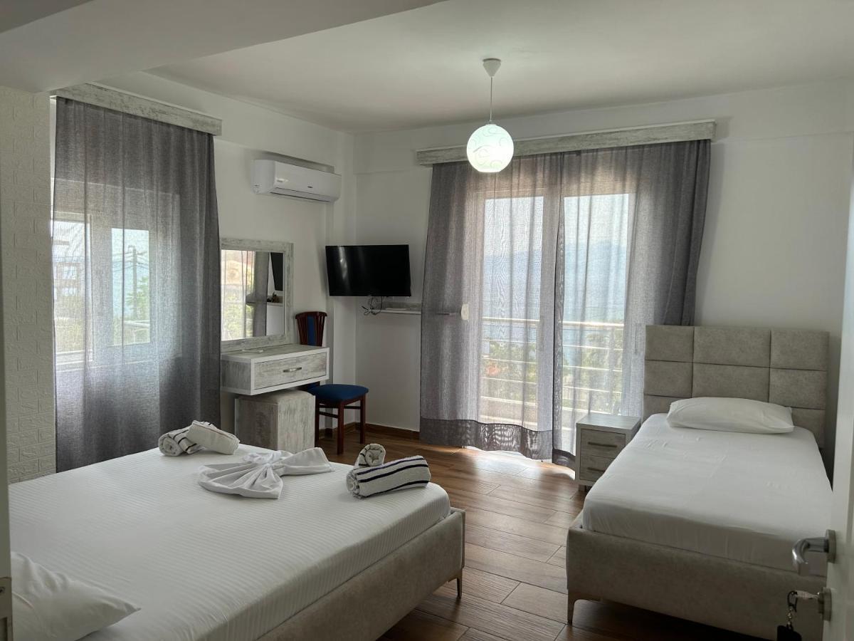 Eri Rooms Sarandë Esterno foto