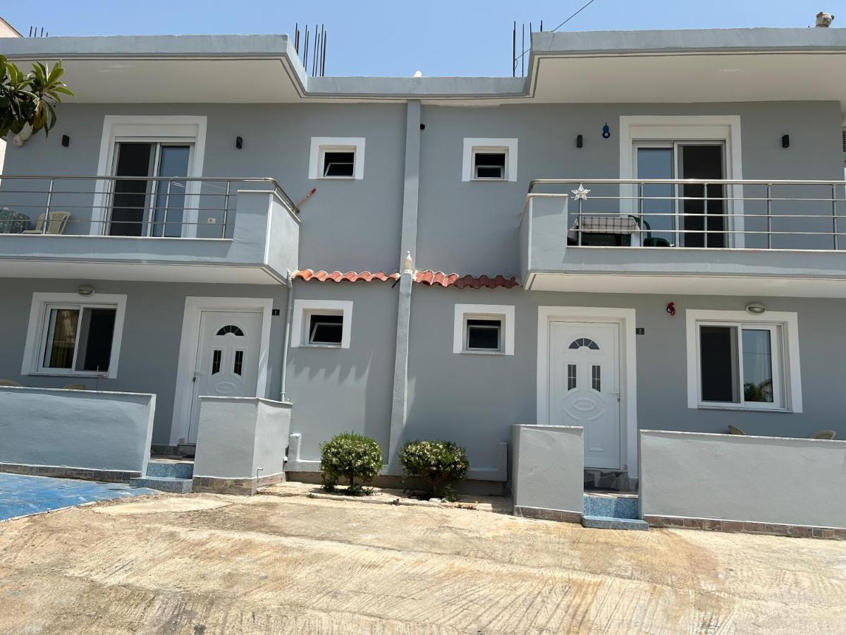 Eri Rooms Sarandë Esterno foto