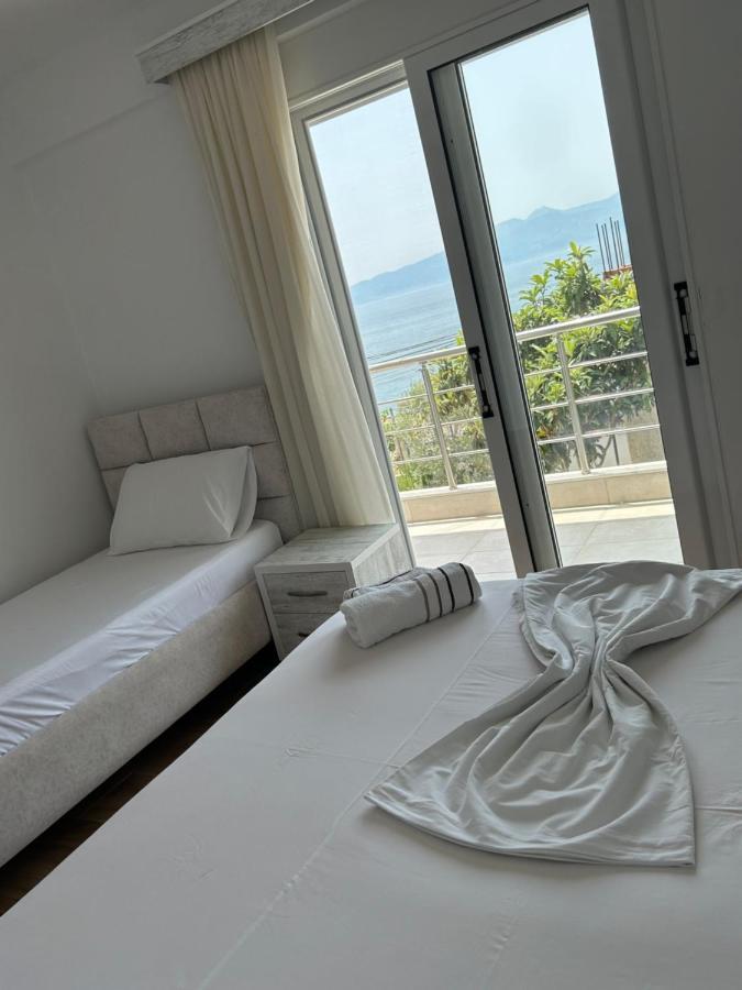 Eri Rooms Sarandë Esterno foto