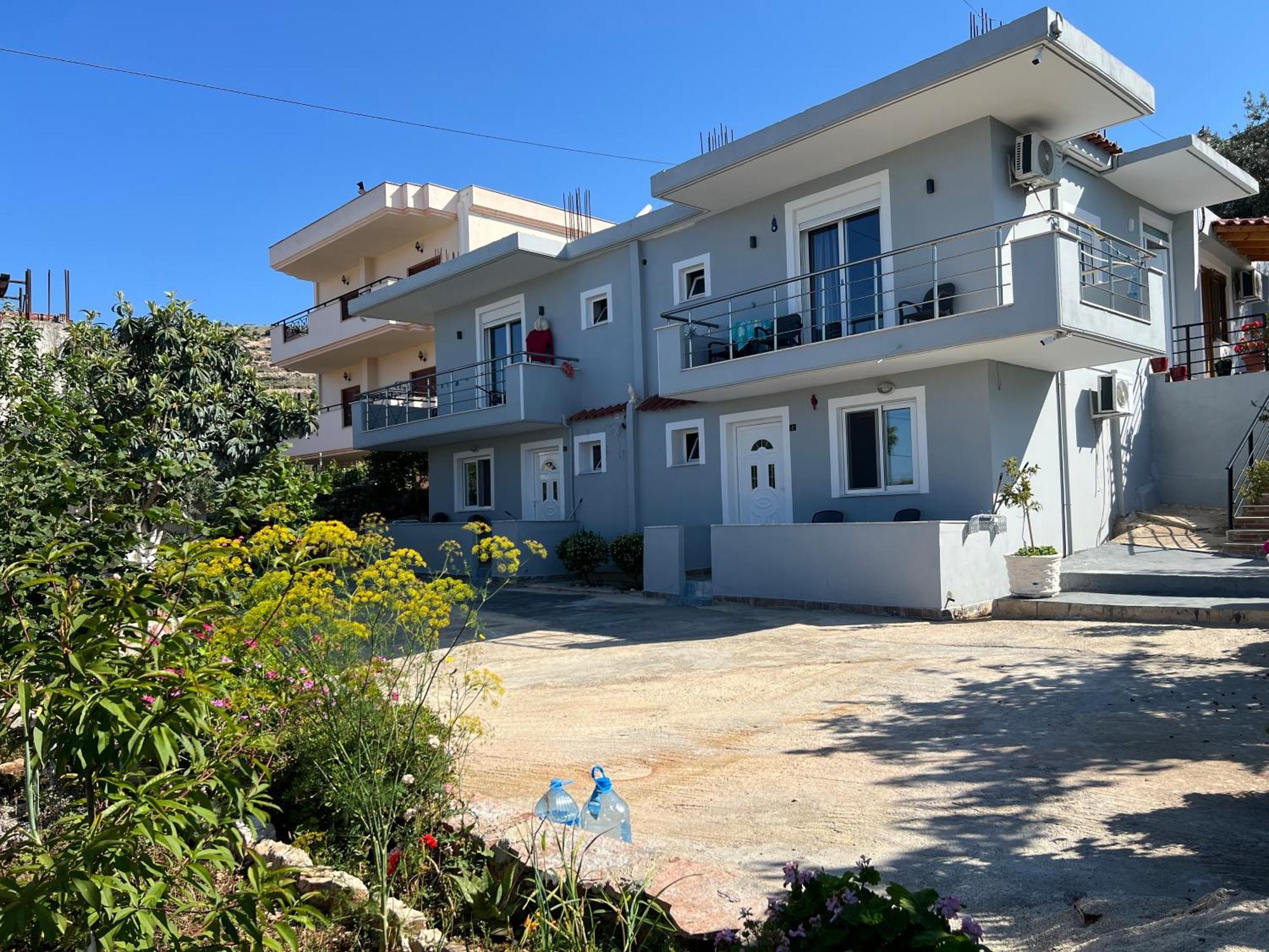 Eri Rooms Sarandë Esterno foto
