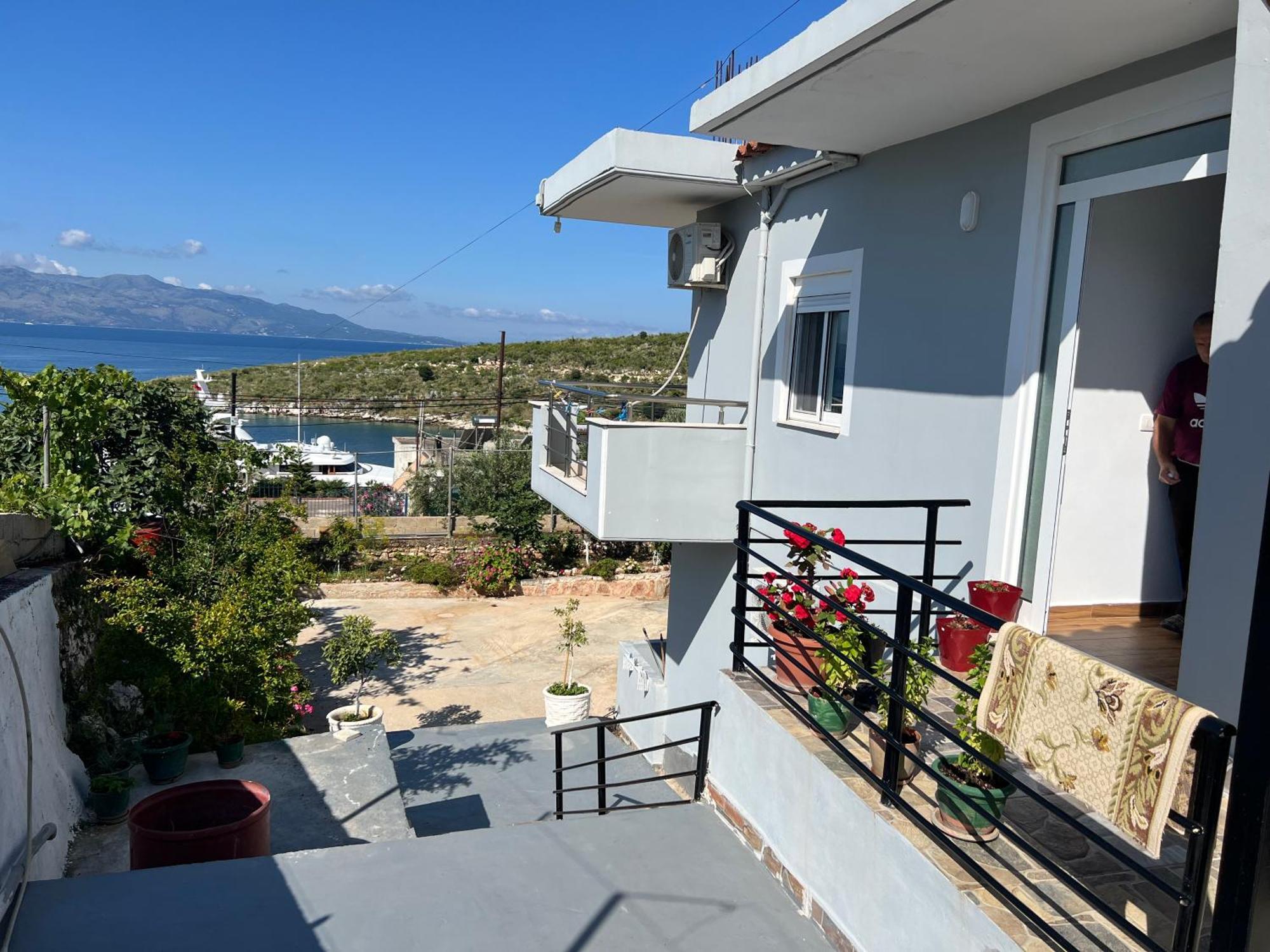 Eri Rooms Sarandë Esterno foto